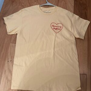 Taylor swift karma is my boyfriend yellow official tee shirt large heart new